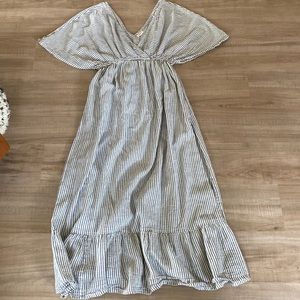 Cost plus world market dress l/xl cream with navy stripes